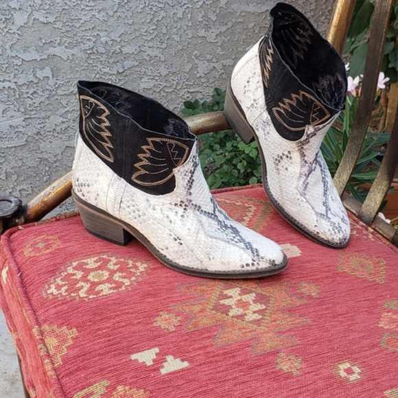 FREE PEOPLE DORADO BOOTIES, - Picture 1 of 8